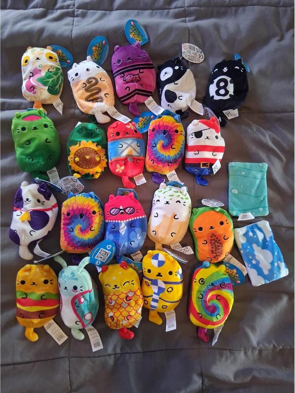 Cats vs Pickles Lot Of 20 New With Tags 4" Beanbag Lot A